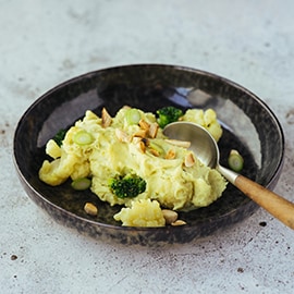 Puree met bloemkool en amandelschaafsel